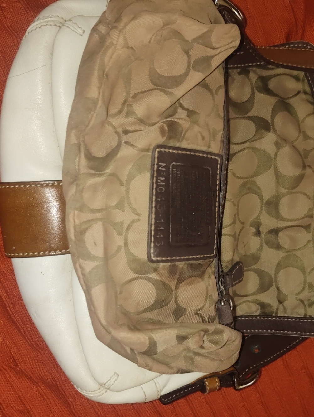 Coach White Leather Shoulder Bag with Brown Trim - Picture 7 of 8